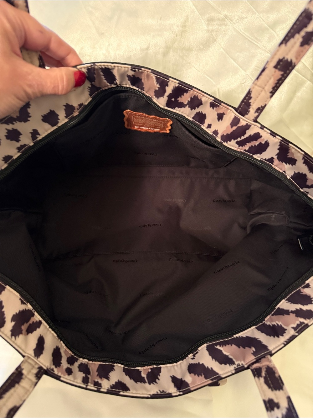 🤎🖤 Coach NWT Coachtopia Leopard Print Loop East/West Bow Tote Bag - Picture 8 of 11